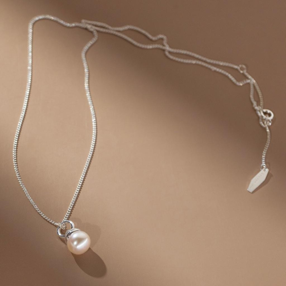 《真愛鍊Cherish》天然珍珠S925通體純銀項鍊  鑲嵌天然淡水珠  小燈泡樣式很別緻 珍珠項鍊-細節圖5