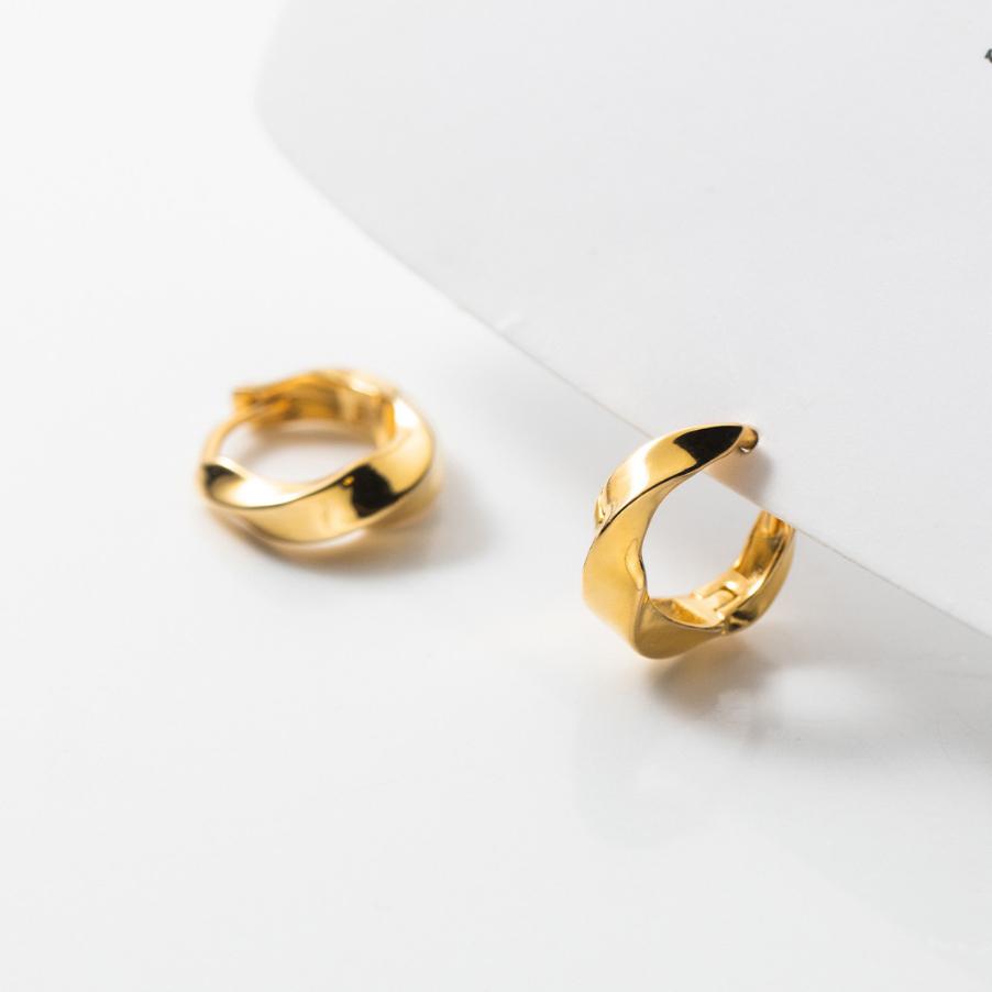 《真愛鍊Cherish 》S925通體純銀耳扣耳環 扭紋光面寬版造型  耳扣耳環 圈圈耳環 耳圈-細節圖2