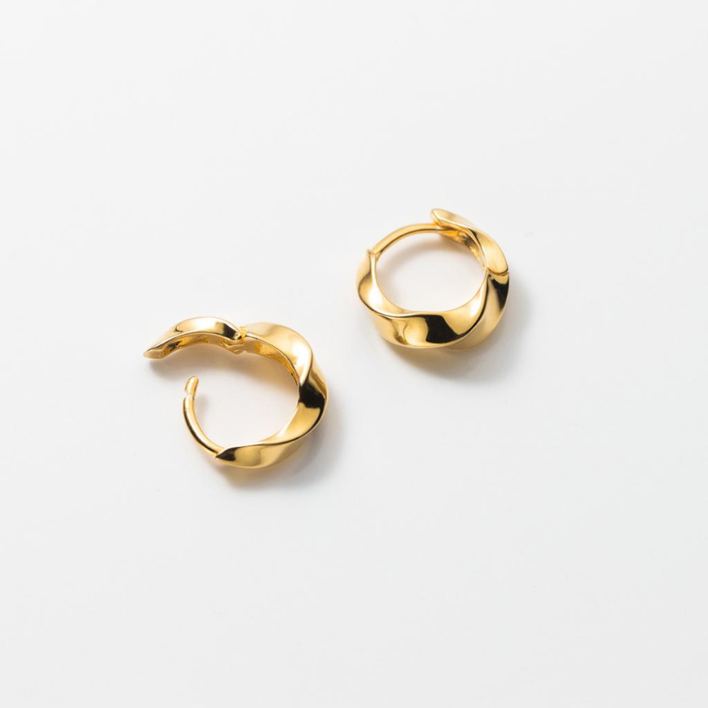 《真愛鍊Cherish 》S925通體純銀耳扣耳環 扭紋光面寬版造型  耳扣耳環 圈圈耳環 耳圈-細節圖3