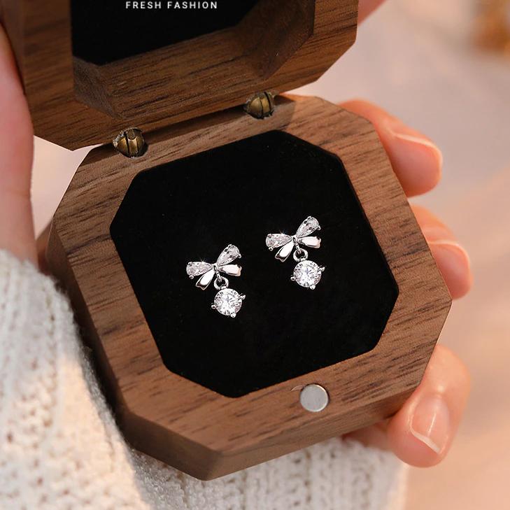 《真愛鍊Cherish 》S999通體足銀鋯石耳環 蝴蝶結搭配鋯石 通體純銀耳環 通體足銀貼耳耳環-細節圖4