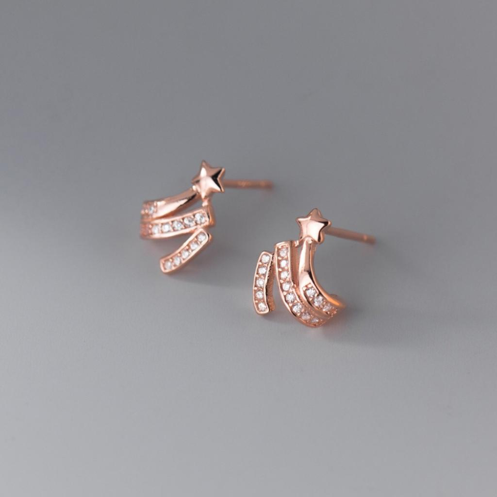 《真愛鍊Cherish 》S925通體純銀耳環  微鑲鋯石精工亮眼造型，有弧度的設計，搭配星星設計  獨特有型-細節圖4