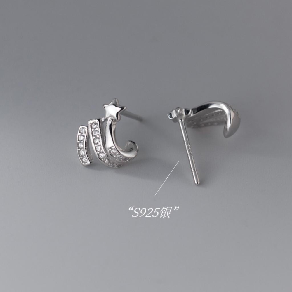 《真愛鍊Cherish 》S925通體純銀耳環  微鑲鋯石精工亮眼造型，有弧度的設計，搭配星星設計  獨特有型-細節圖5