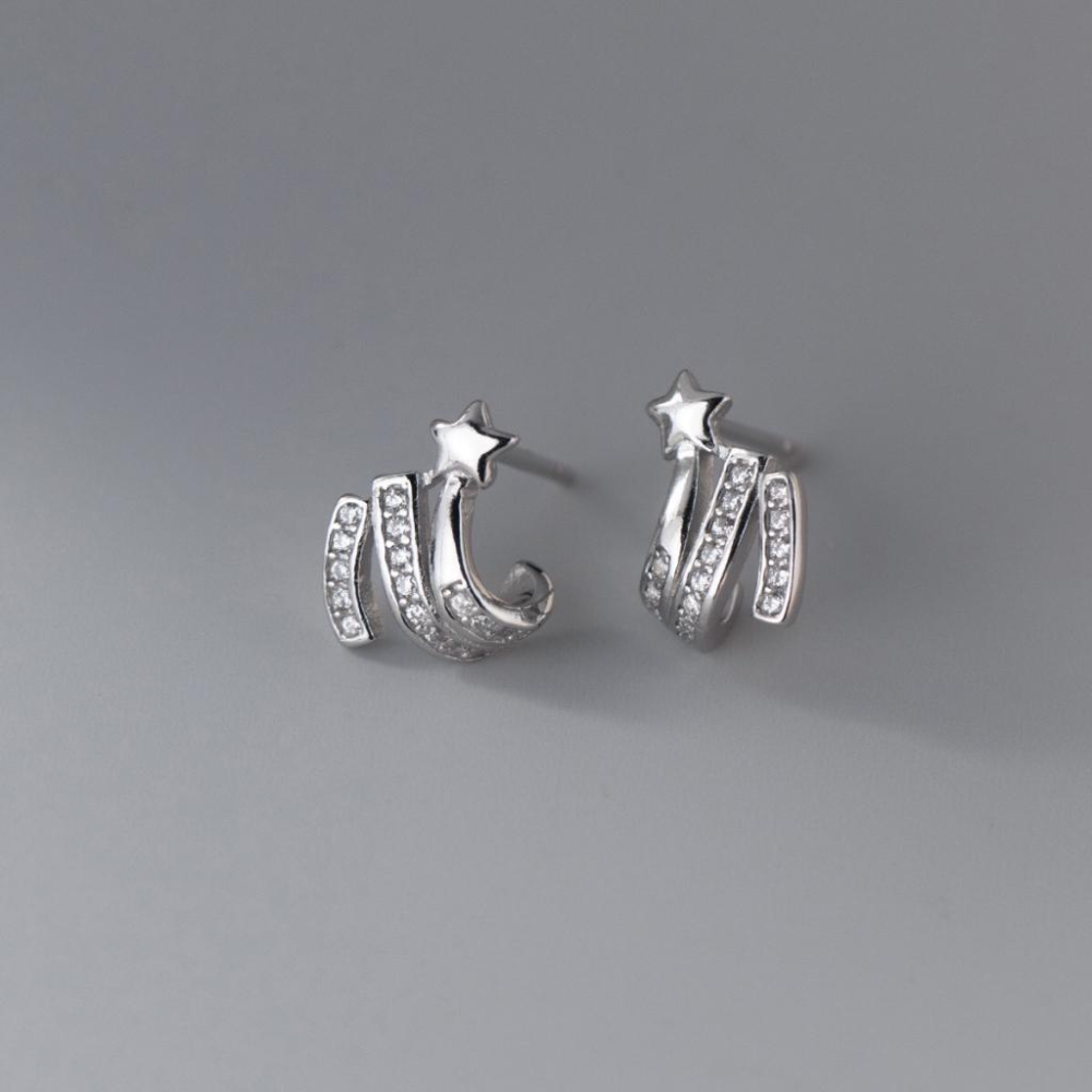 《真愛鍊Cherish 》S925通體純銀耳環  微鑲鋯石精工亮眼造型，有弧度的設計，搭配星星設計  獨特有型-細節圖6