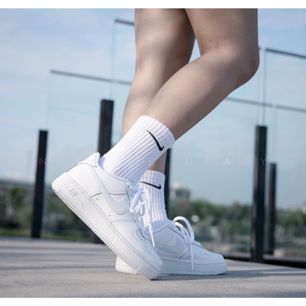 /23.5cm/ Nike AF1 人魚珍珠光 女鞋-細節圖3