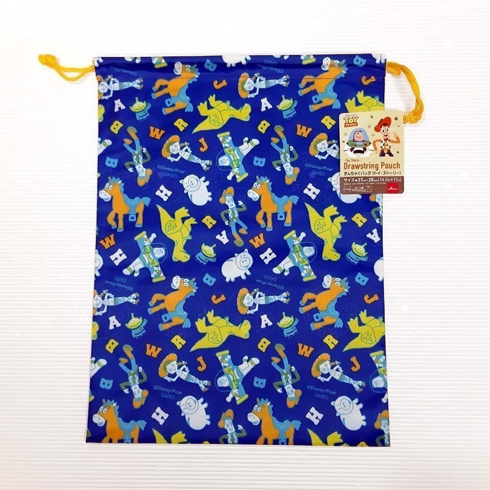迪士尼 束口袋 正版 公主 玩具總動員 米奇 收納袋 化妝袋 日本大創 A款 ALL.MY GOD-細節圖7