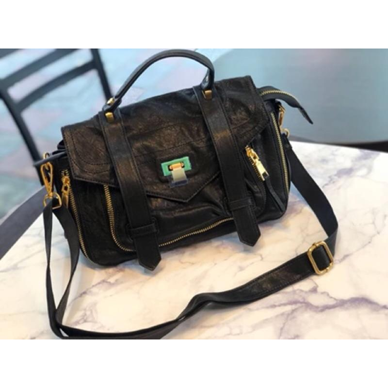 韓國🇰🇷空運～《🔥現貨♦免運‼️》💜韓國羊皮質感醫生包～🔥質感爆發款～羊皮斜背包～羊皮翻蓋斜背包～雜誌款💜好評包款👍-細節圖2