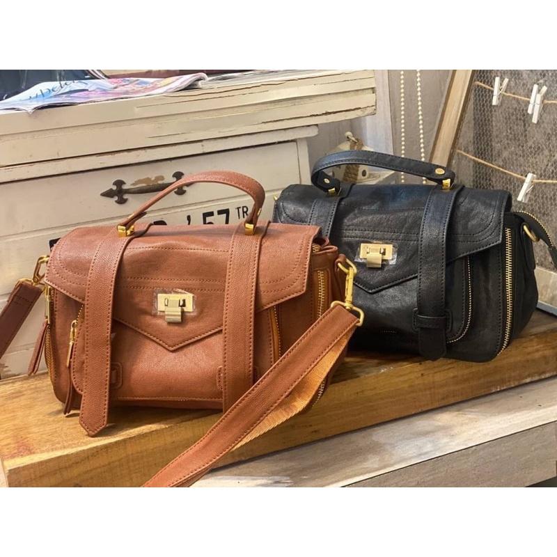 韓國🇰🇷空運～《🔥現貨♦免運‼️》💜韓國羊皮質感醫生包～🔥質感爆發款～羊皮斜背包～羊皮翻蓋斜背包～雜誌款💜好評包款👍-細節圖3