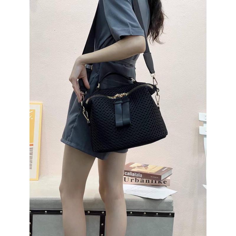 韓國🇰🇷空運～🔥現貨～💜韓國尼龍斜背包～🔥網狀手提半圓拉鍊斜背包‼️～旅行包～斜背包-細節圖5