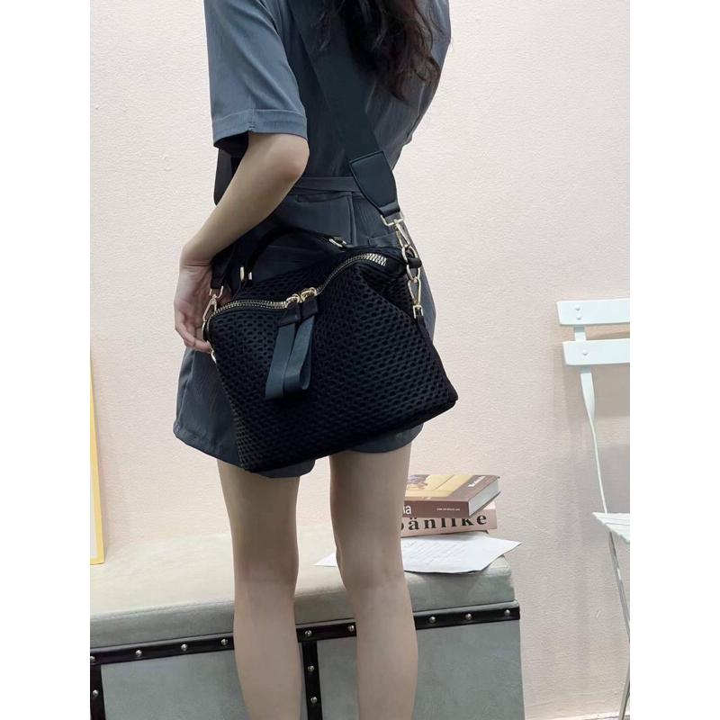 韓國🇰🇷空運～🔥現貨～💜韓國尼龍斜背包～🔥網狀手提半圓拉鍊斜背包‼️～旅行包～斜背包-細節圖6