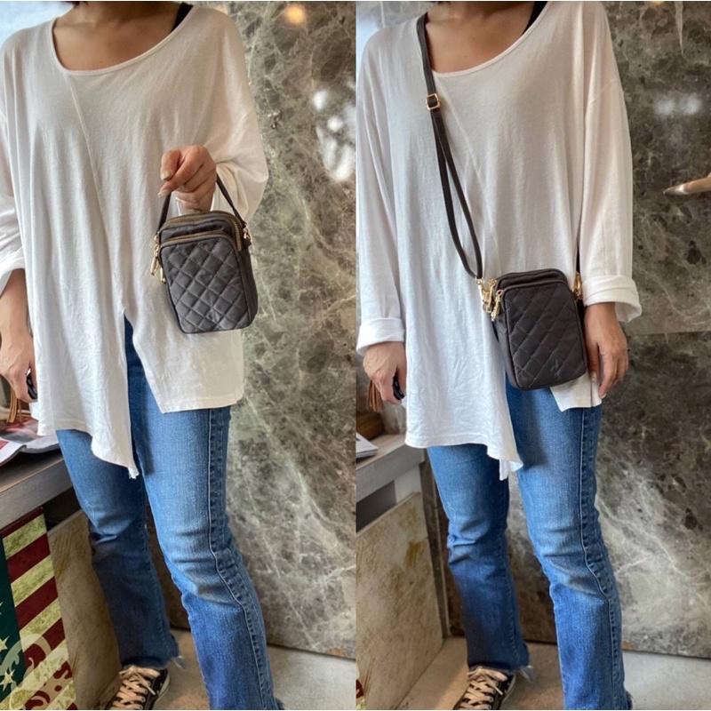 韓國🇰🇷空運～🔥現貨～💜韓國手提斜背包～🔥好評回歸‼️質感尼龍菱格紋手機包💜～手提包～多格層斜背包～手機包-細節圖5