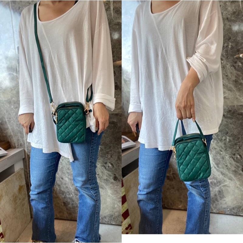 韓國🇰🇷空運～🔥現貨～💜韓國手提斜背包～🔥好評回歸‼️質感尼龍菱格紋手機包💜～手提包～多格層斜背包～手機包-細節圖6