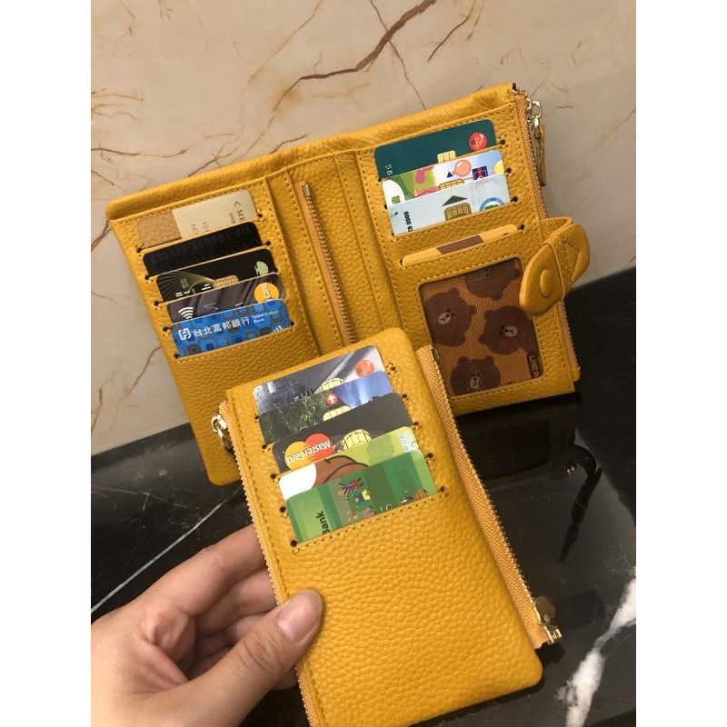 韓國🇰🇷空運～《♦️免運‼️》💜韓國真皮短夾～🔥好評追加款‼️短夾第一名來囉💫牛皮子母帶扣中夾～手拿包-細節圖6