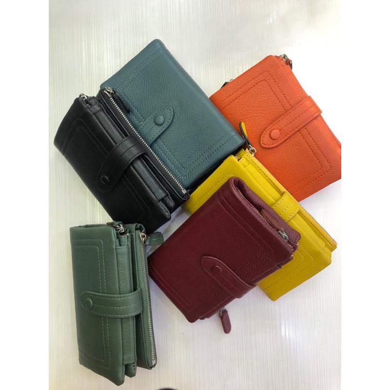 韓國🇰🇷空運～《🔥現貨♦免運‼️》 💜韓國真皮短夾～❤️牛皮壓釦短夾～皮夾～牛皮材質～多格層短夾～手拿包-細節圖3