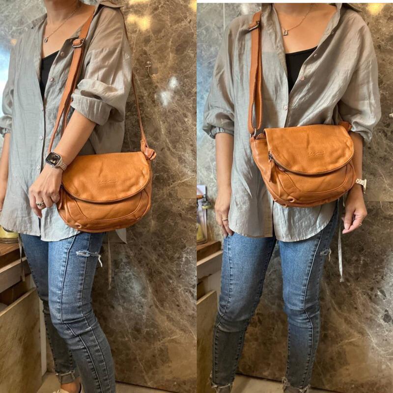 韓國🇰🇷空運～🔥現貨～💜韓國翻蓋水洗牛皮斜背包‼️～🔥好評回歸‼️～ensoen牛皮雙層斜背包～真皮-細節圖9