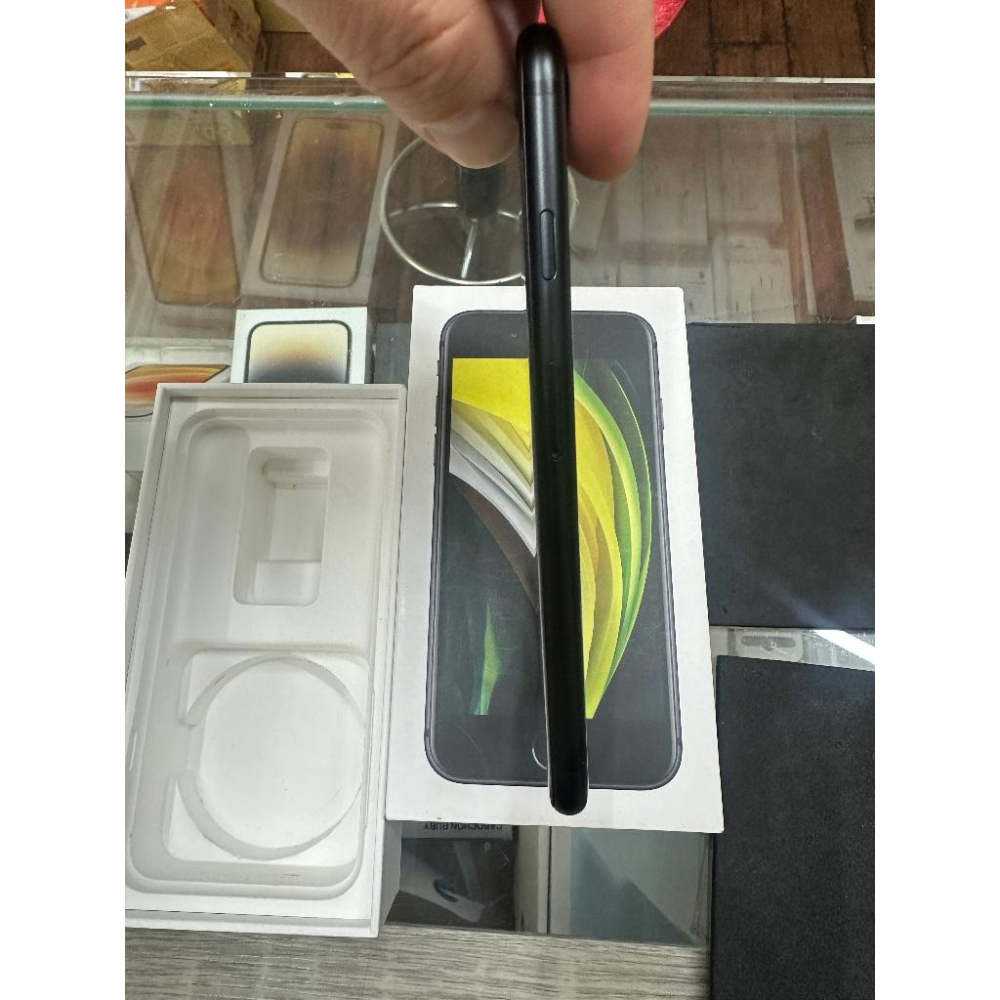 二手9成新 Apple iPhone SE (2020) 64GB  第二代 A13晶片 外觀良好使用正常 健康度80%-細節圖5