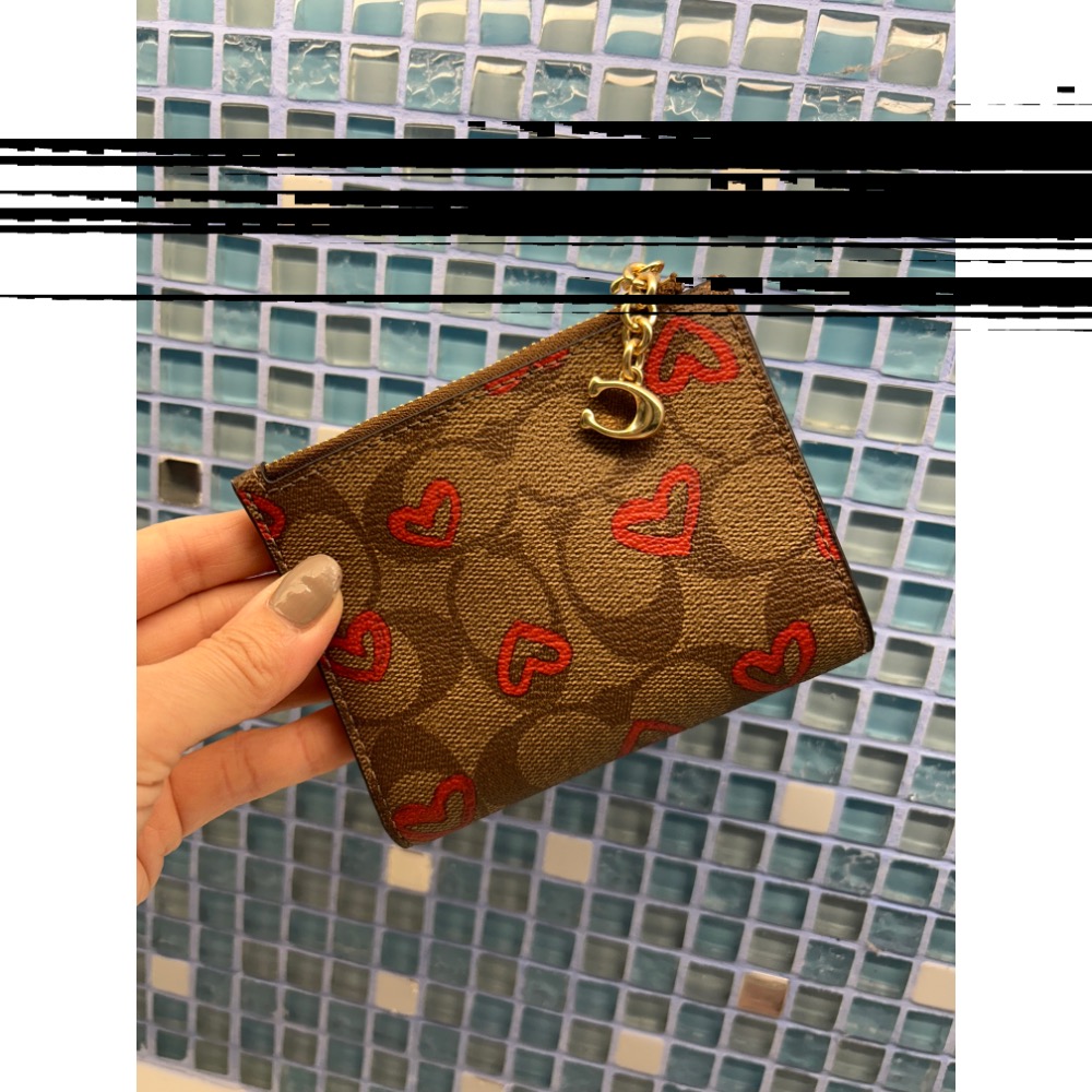 coach蔻馳女士中長款對折搭扣愛心夾-細節圖2