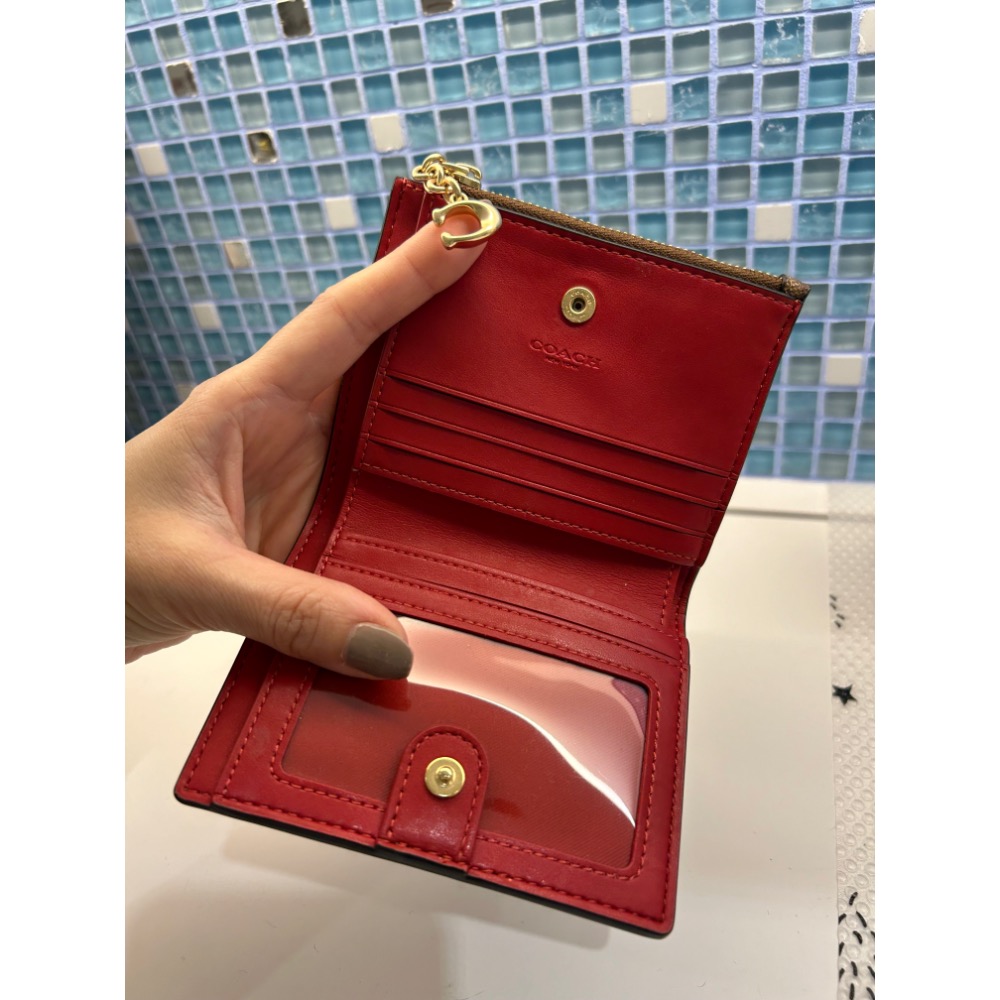 coach蔻馳女士中長款對折搭扣愛心夾-細節圖3