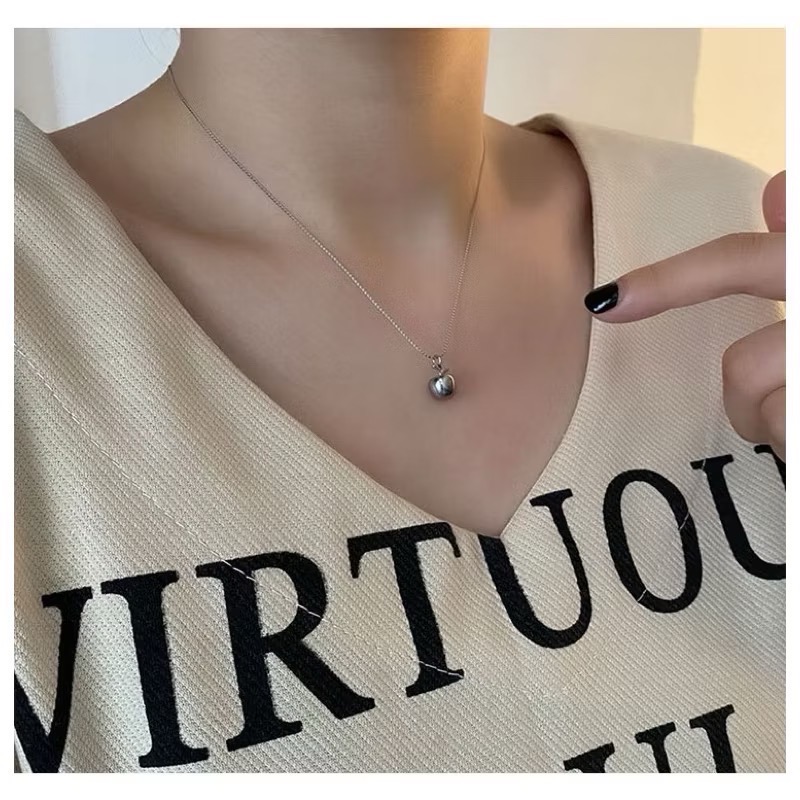 新開幕🔥現貨✨平平安安立體小蘋果鈦鋼項鍊｜316L醫療鋼｜抗敏防褪色｜可洗澡鎖骨鍊｜不鏽鋼項鍊-細節圖7