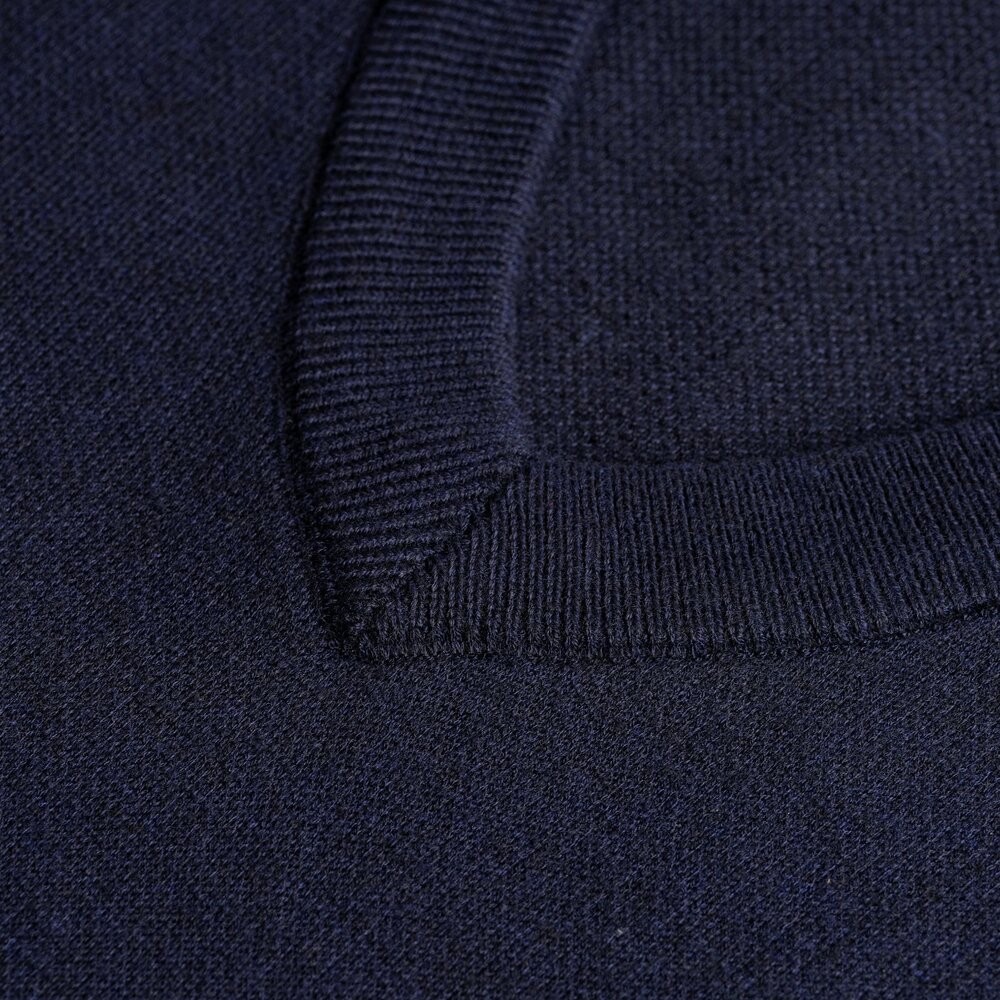 Chinjun羊毛針織背心-藏青｜V領針織毛衣、親膚保暖、商務男裝、休閒穿搭-細節圖3