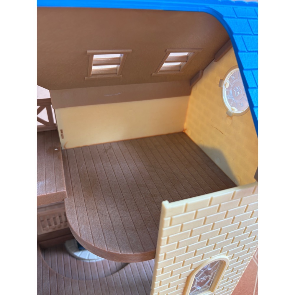 森林家族深藍色屋頂湖畔小屋異色-細節圖5