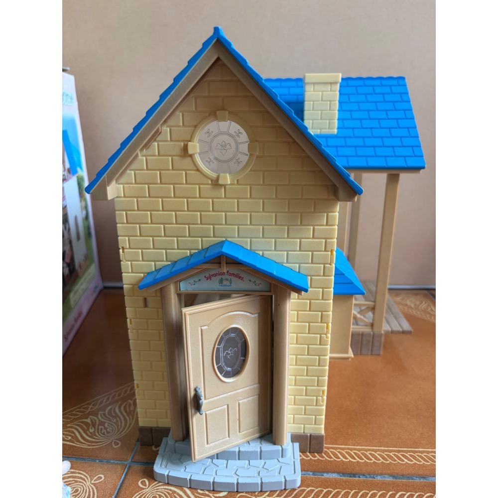 森林家族深藍色屋頂湖畔小屋異色-細節圖6