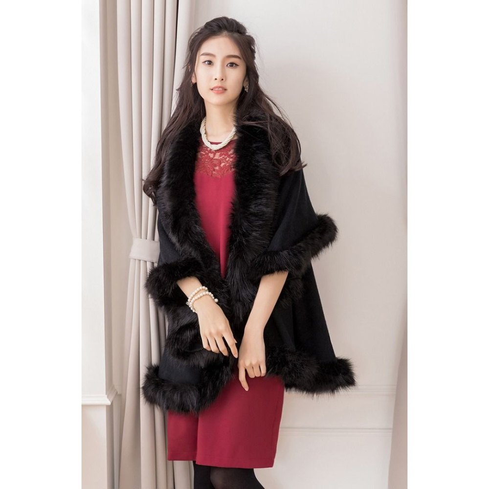 ♛ROSEMAYR♛廠商寄賣-X3668貴氣名媛風毛邊斗篷外套-細節圖4