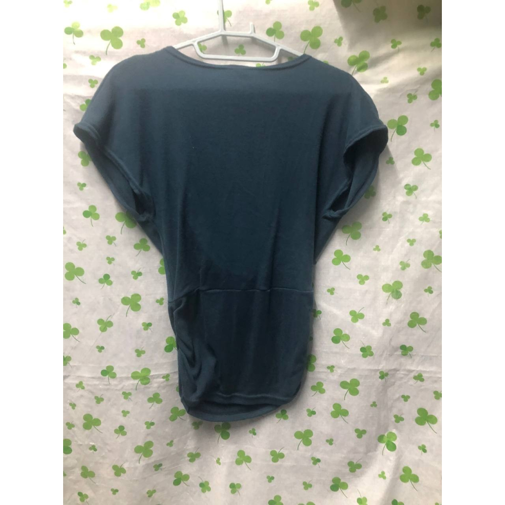 ♛ROSEMAYR♛廠商寄賣-V領垂墜感修身上衣-細節圖2