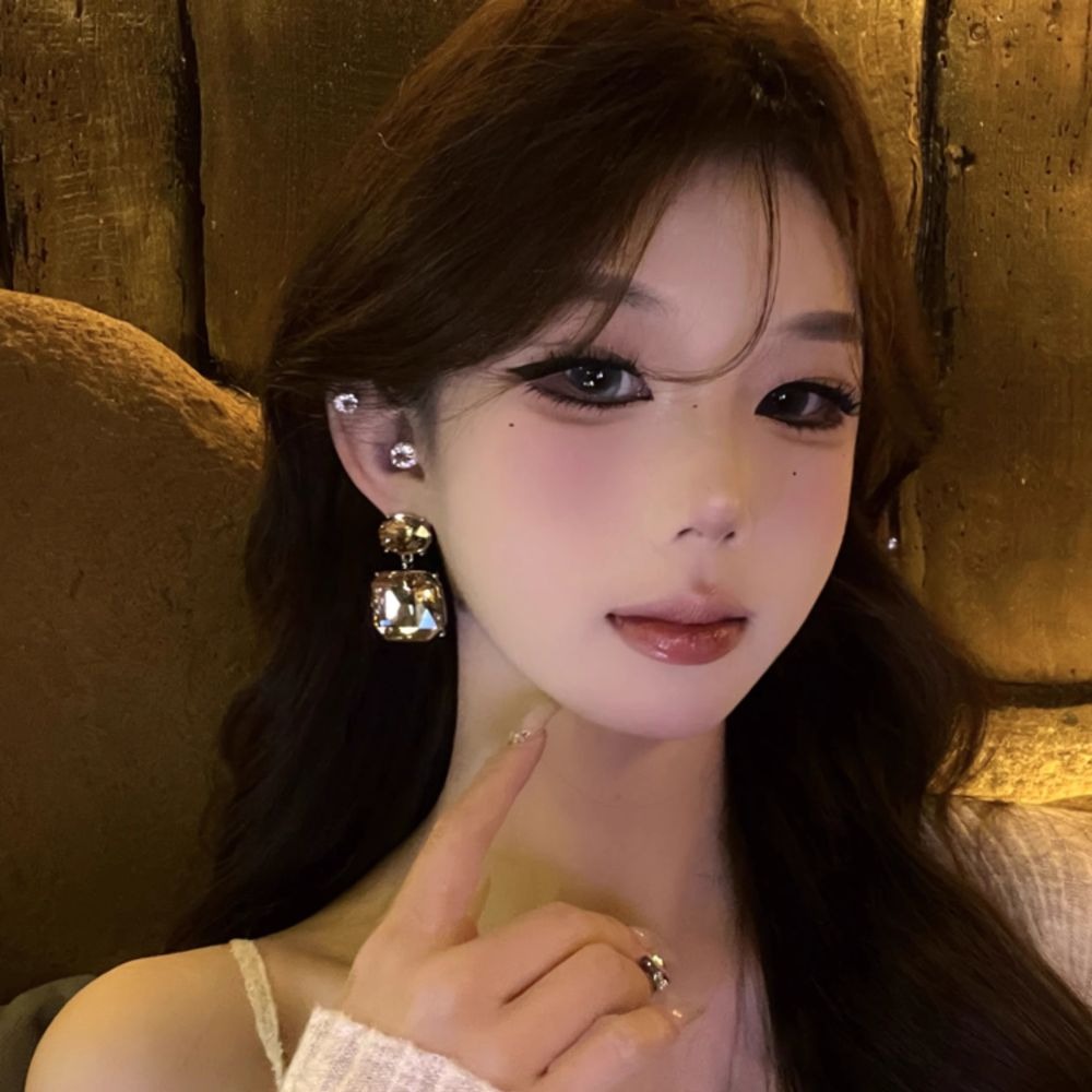 ♛ROSEMAYR♛[預購款] S925銀針視覺系名媛方形水晶耳環-細節圖3