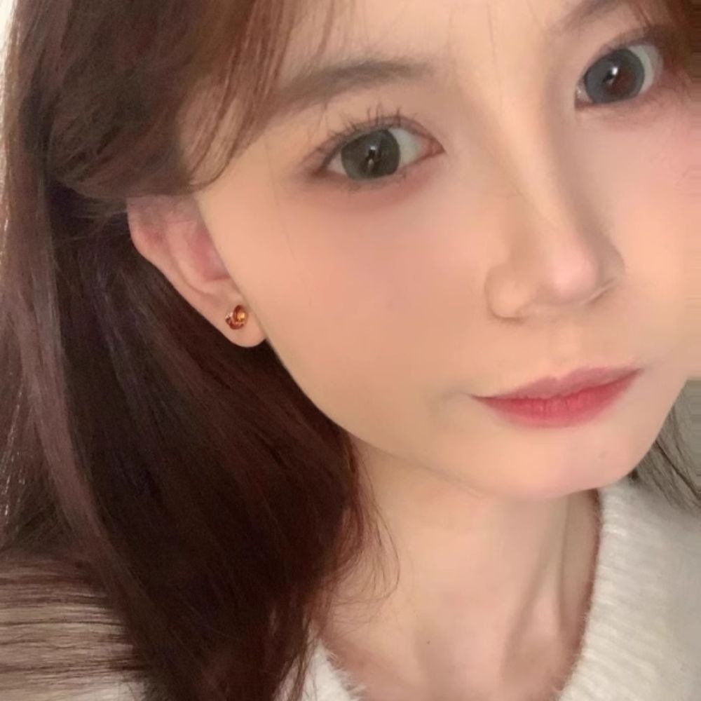 ♛ROSEMAYR♛[預購款] S925銀針 韓版甜系名媛閃鑽同心結耳環-細節圖3