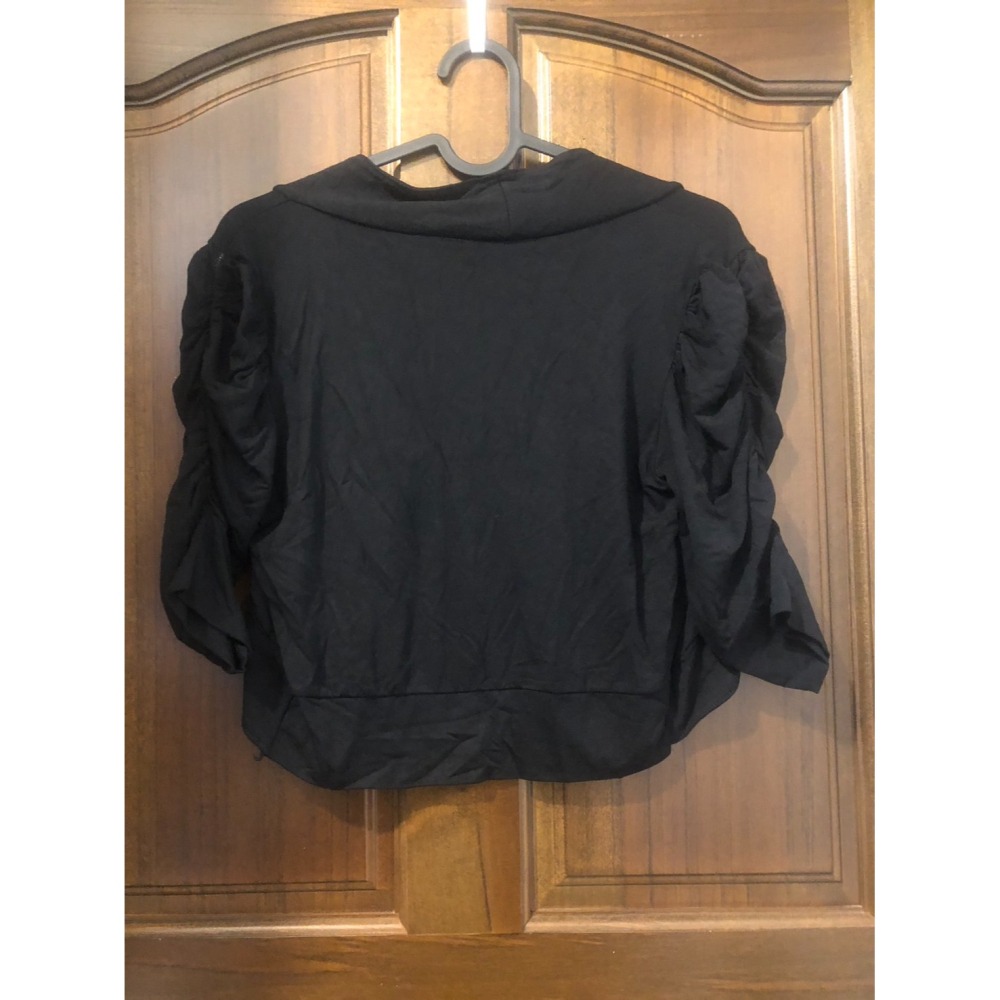 ♛ROSEMAYR♛廠商寄賣-Z1488黑色抓皺五分袖小外套-細節圖2