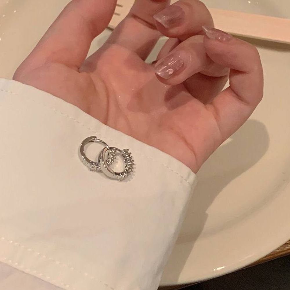 ♛ROSEMAYR♛[預購款] S925銀針 楊超越同款 冷酷瘋女孩 鋯石圓釦耳環-細節圖6