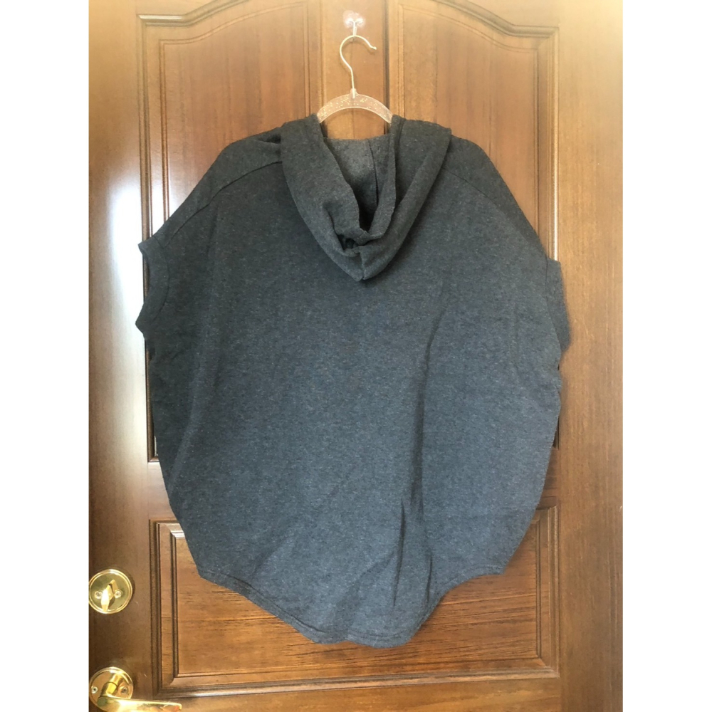 ♛ROSEMAYR♛廠商寄賣-A04-9102灰色米奇連帽斗篷上衣 展示品-細節圖2