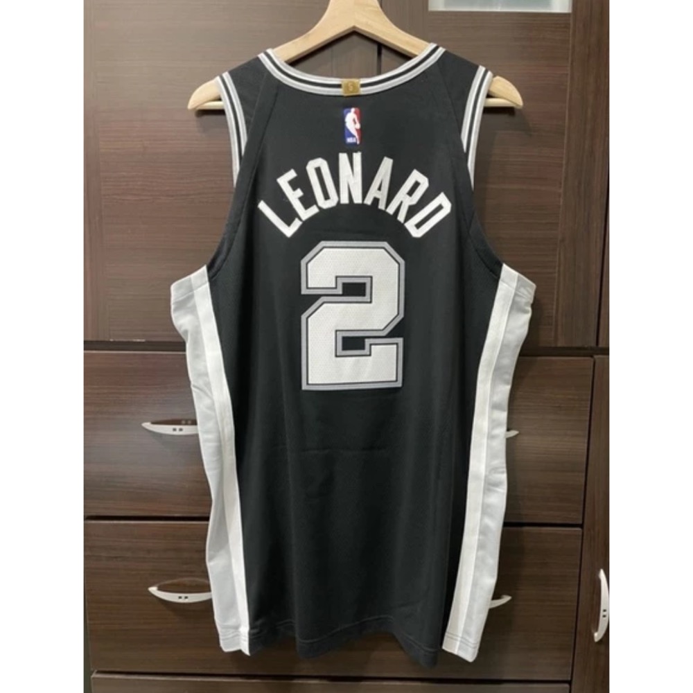 NIKE NBA LEONARD 可愛 馬刺 客場黑 AU 球員版 L號 球衣-細節圖2