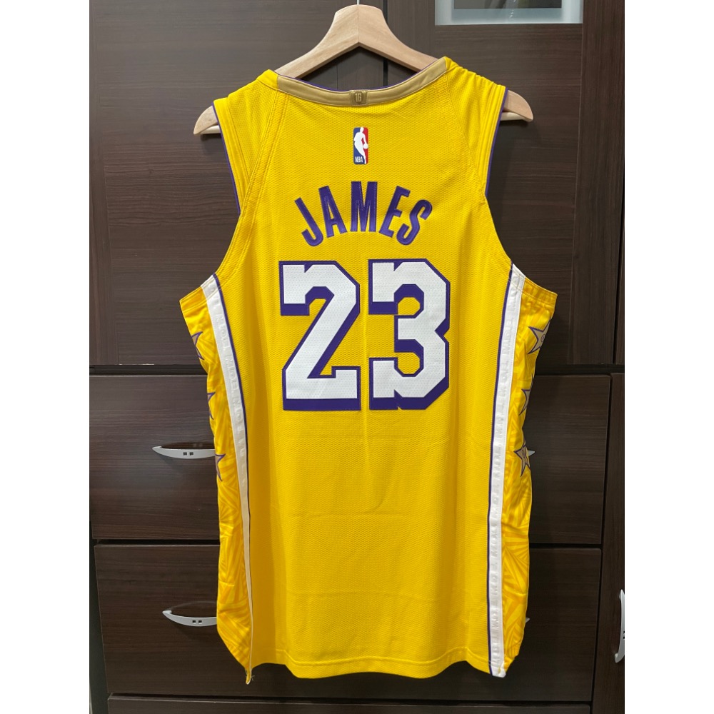 NIKE NBA JAMES 城市款 原生帶贊助標 湖人 AU 球員版 M號 球衣-細節圖2