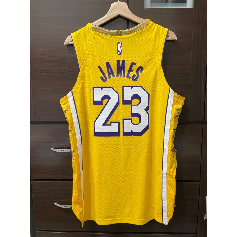 NIKE NBA JAMES 湖人 城市款 原生帶贊助標 AU 球員版 M號 球衣-細節圖2