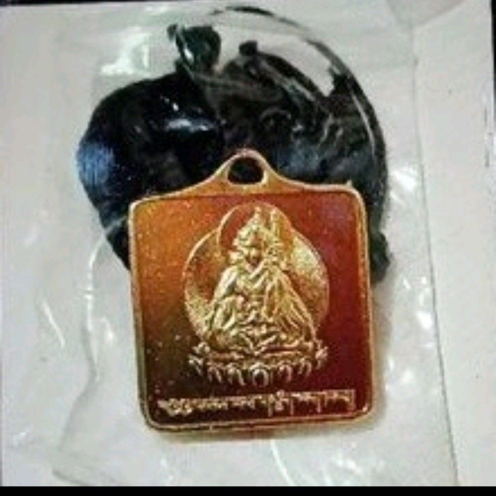 西藏桑耶寺開光加持流通處恭請的 蓮師降魔寶印 鍍金材質大小2.2 x 2.5公分.桑耶寺流通處正品西藏桑耶寺蓮師降魔寶印-細節圖2