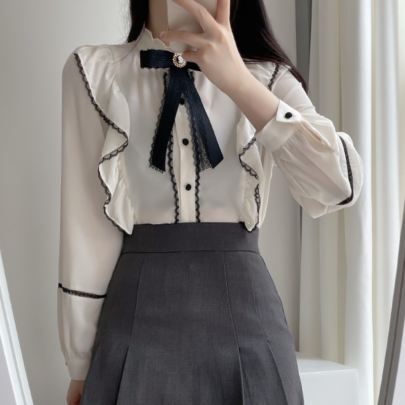 預購*地雷系荷葉邊藍色蕾絲蝴蝶結領結長袖襯衫 量產型 法式 復古 設計感 宮廷風 lolita 蘿莉塔 軟妹 上衣-細節圖3