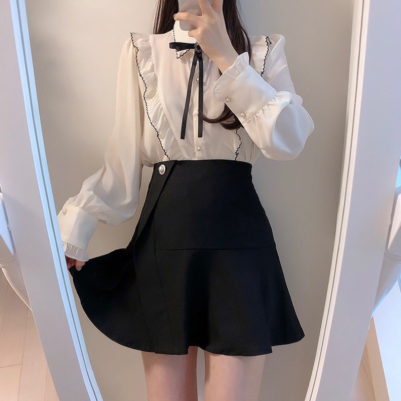 現貨+預購*魔女風歌德紫色綠色荷葉邊蕾絲蝴蝶結領結長袖襯衫 法式 復古 設計感 宮廷風 lolita 蘿莉塔 地雷系-細節圖3