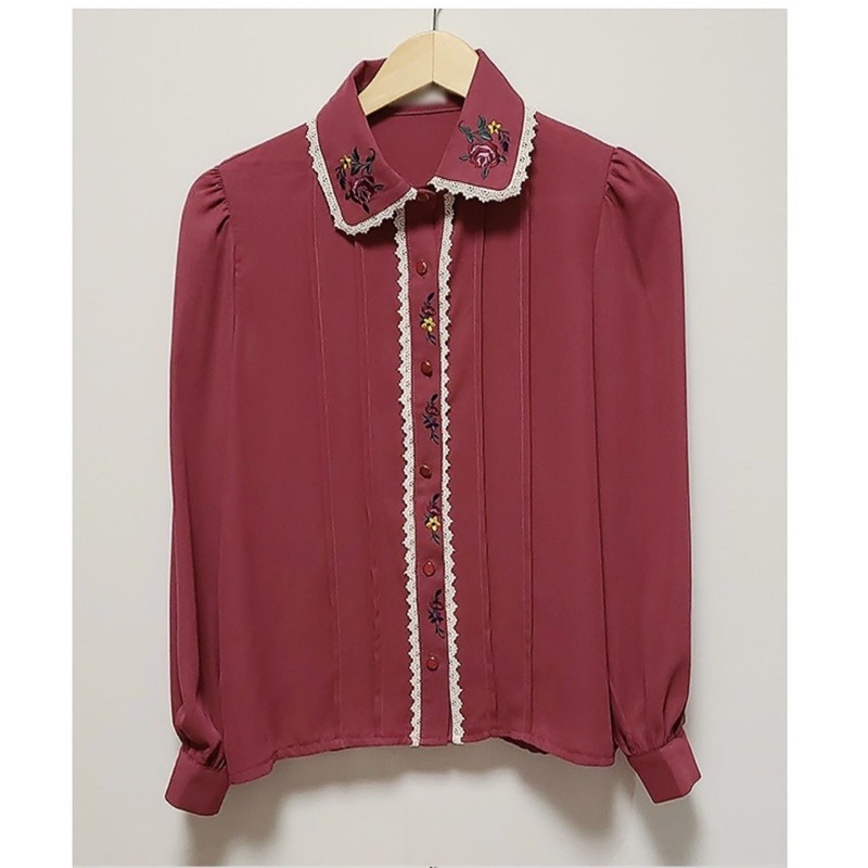 現貨+預購*法式刺繡花朵設計感蝴蝶結領結雪紡長袖襯衫 復古 日系 lolita 蘿莉塔 量產型 軟妹 少女 內搭 上衣-細節圖8