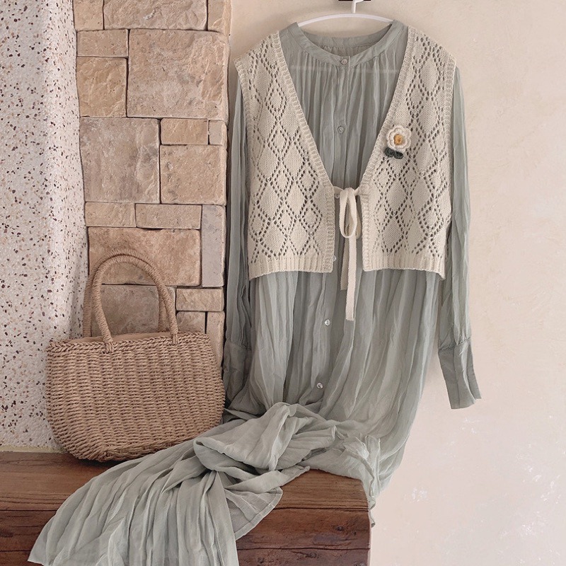 《現貨+預購》復古花朵鏤空針織綁帶背心 向日葵碎花洋裝 開衫 日系 古著 設計感 少女 森女系 氣質 文藝-細節圖5