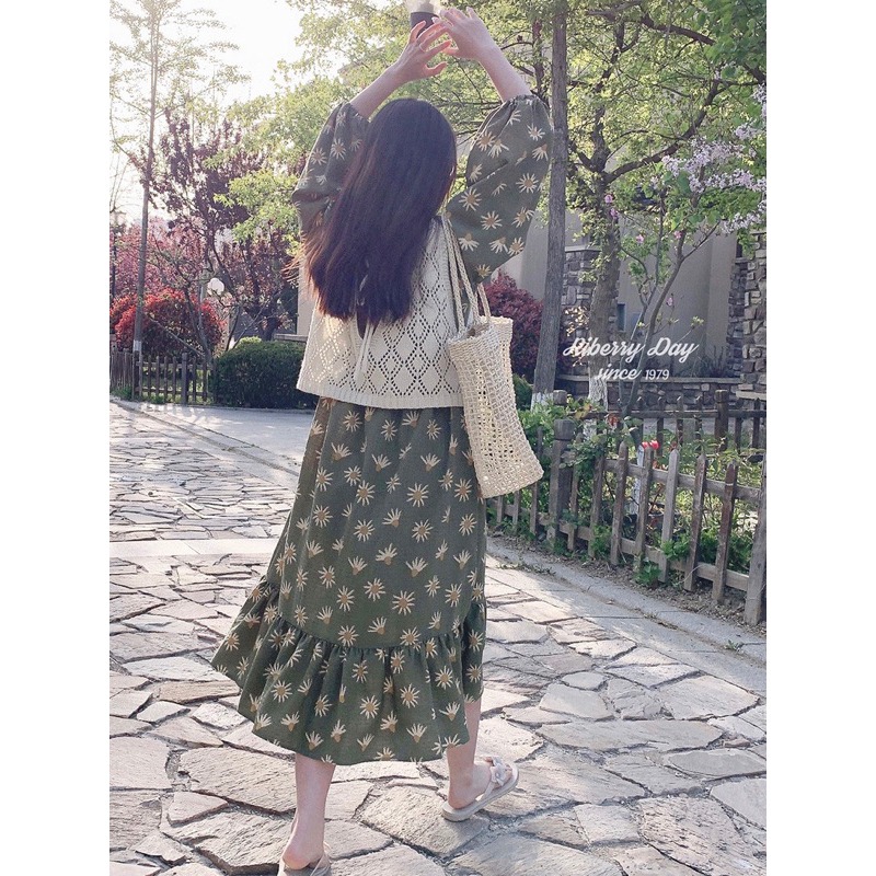 《現貨+預購》復古花朵鏤空針織綁帶背心 向日葵碎花洋裝 開衫 日系 古著 設計感 少女 森女系 氣質 文藝-細節圖6