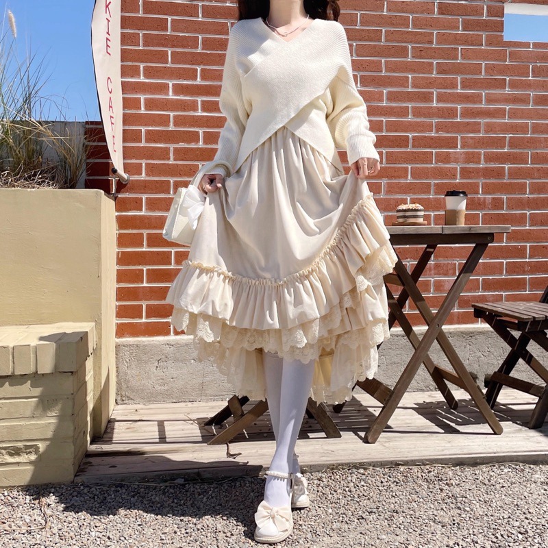 預購*法式氣質少女絲絨蕾絲大擺前短後長花邊中長款A字裙 秋冬 蛋糕裙 仙女 軟妹 學院風 文藝 半身裙 長裙 裙子-細節圖4