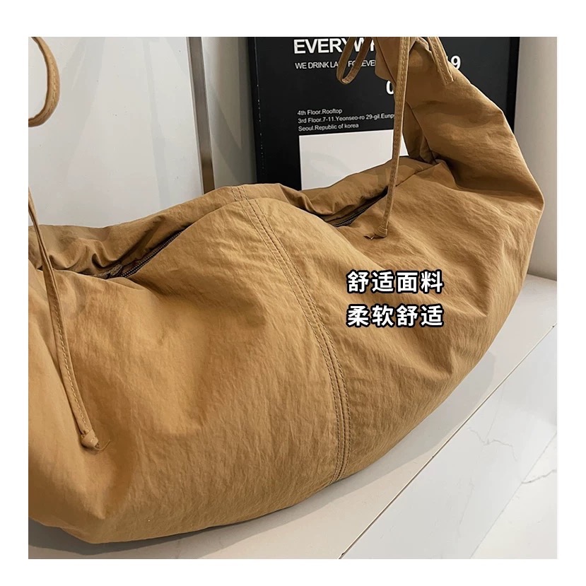 牛角造型尼龍斜背單肩包-細節圖3