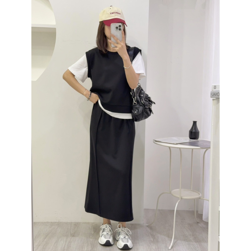 韓風低調質感套裝🤎套裝 上衣 假兩件 短袖 圓領 長裙 腰鬆緊 Ａ字裙-細節圖3