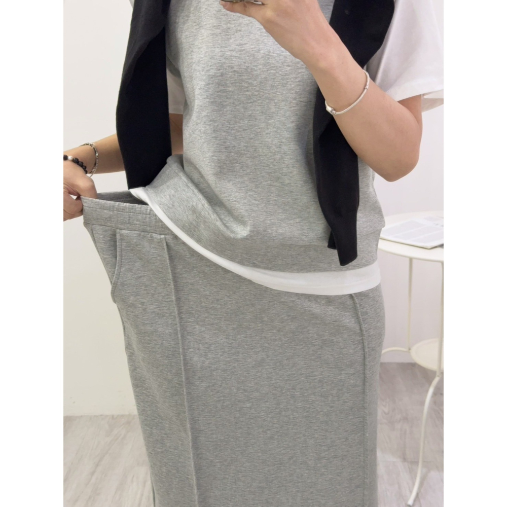 韓風低調質感套裝🤎套裝 上衣 假兩件 短袖 圓領 長裙 腰鬆緊 Ａ字裙-細節圖5