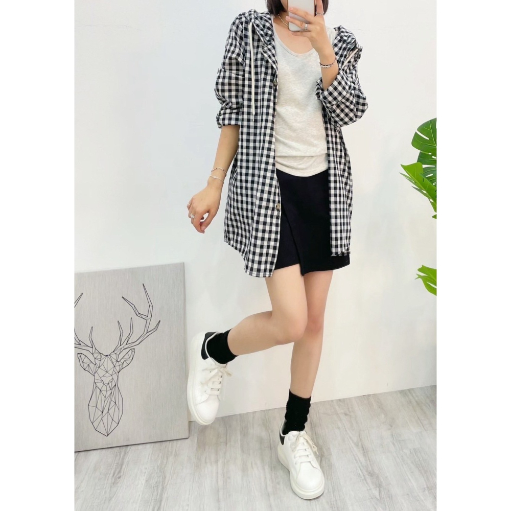 微笑標格紋連帽外套🤎外套 連帽 連帽外套 格紋 微笑 抽繩 排釦 開襟 長袖 上衣-細節圖2