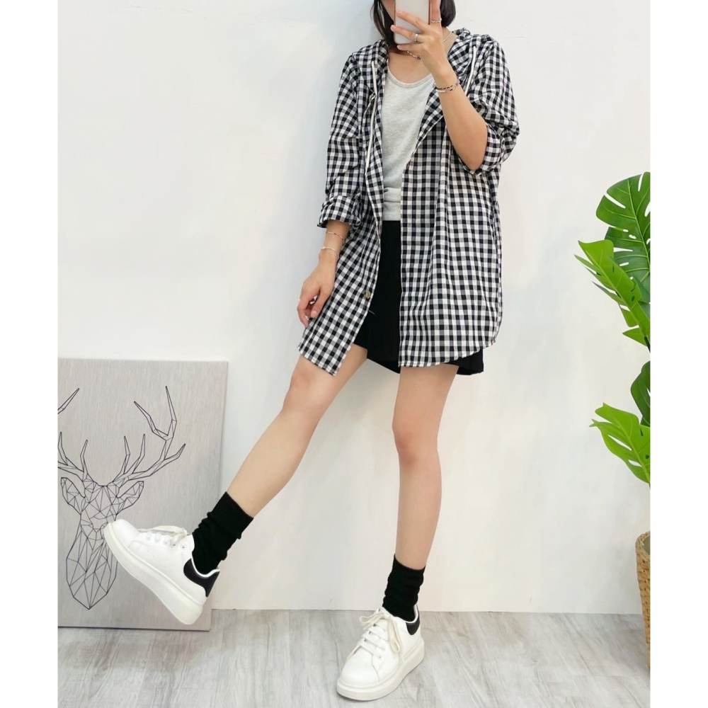 微笑標格紋連帽外套🤎外套 連帽 連帽外套 格紋 微笑 抽繩 排釦 開襟 長袖 上衣-細節圖7