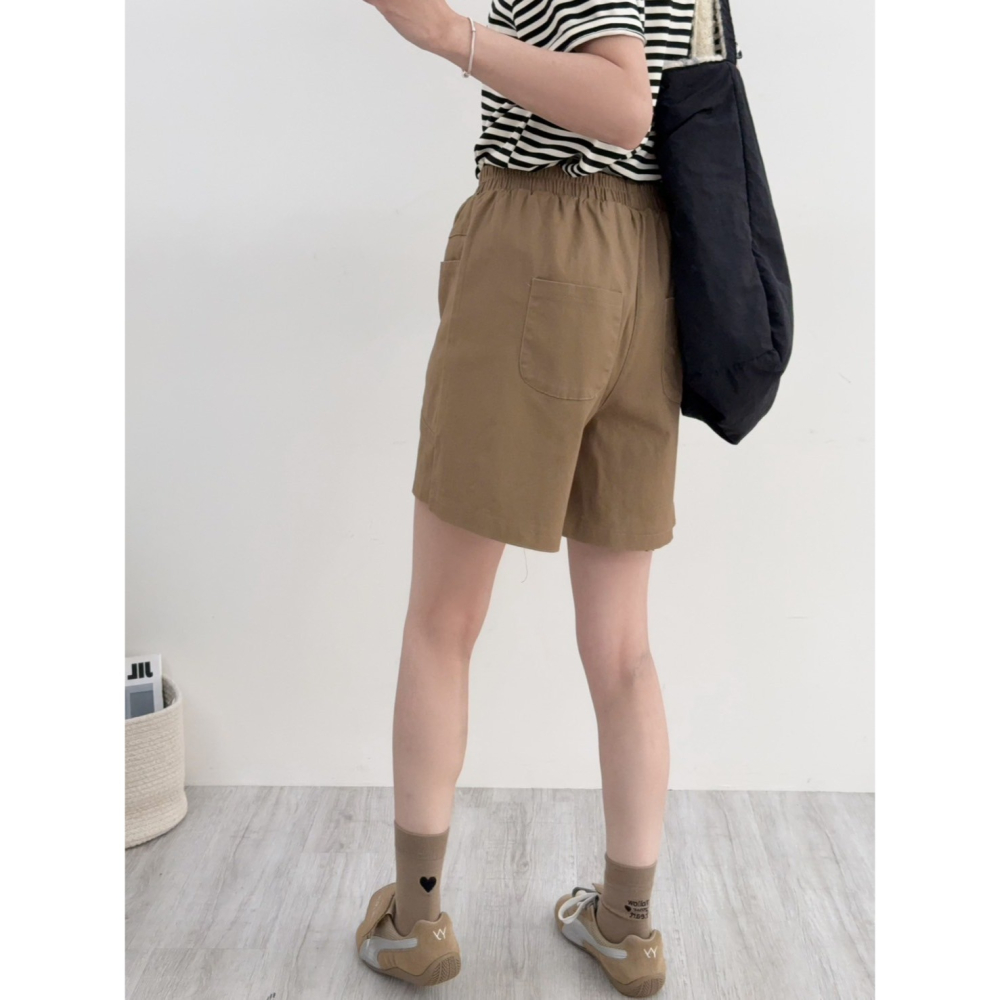 多色百搭休閒短褲🤎短褲 休閒 褲子 斜紋布 腰鬆緊 四分褲 休閒短褲-細節圖4