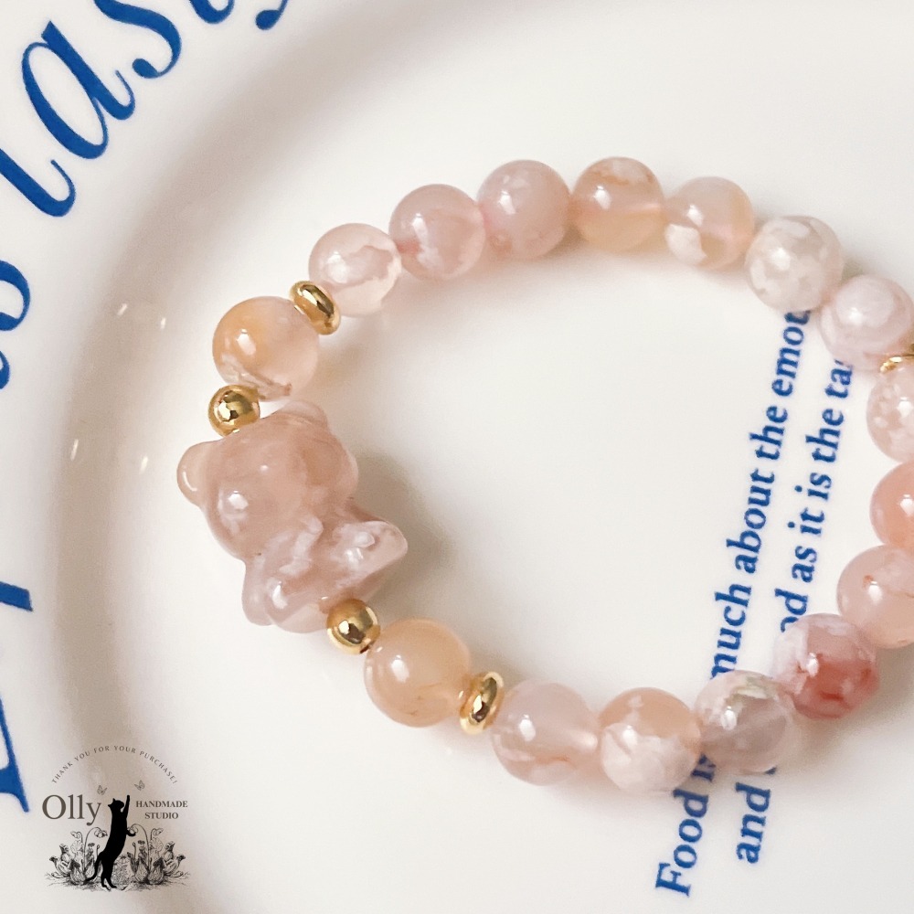 【Olly】設計款【春櫻小熊】粉櫻花瑪瑙 深海珠貝小花 彈性手鍊 設計手鍊-細節圖3