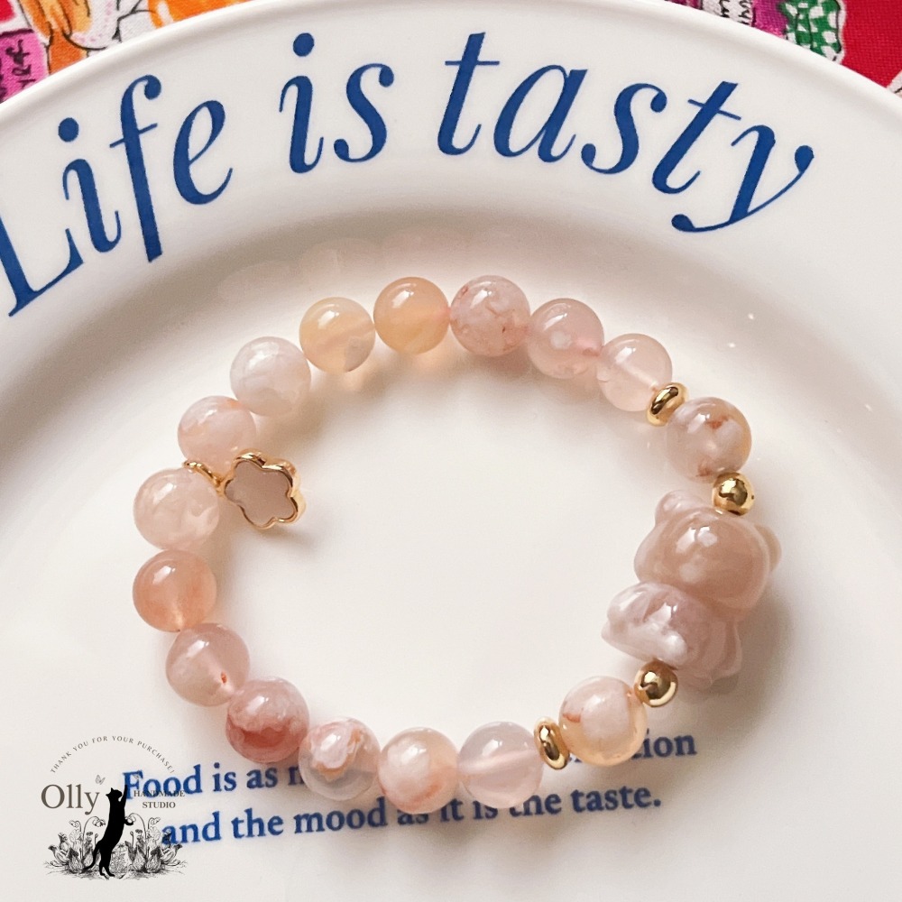 【Olly】設計款【春櫻小熊】粉櫻花瑪瑙 深海珠貝小花 彈性手鍊 設計手鍊-細節圖4